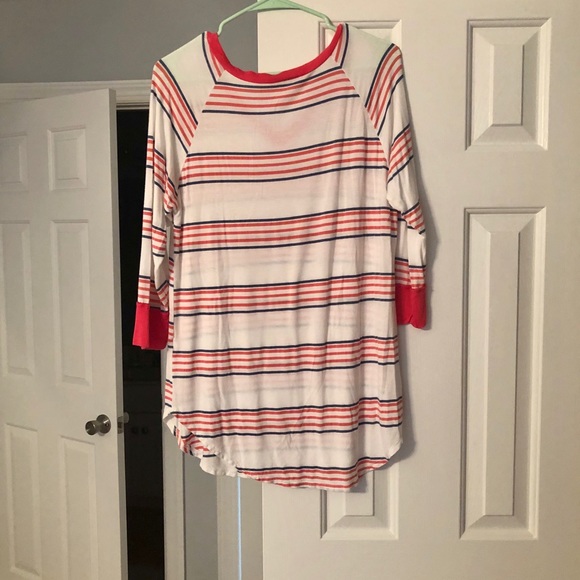 ❤️🤍  Coco and Main 3/4 Sleeve Shirt Size M 🤍❤️ - Picture 2 of 8